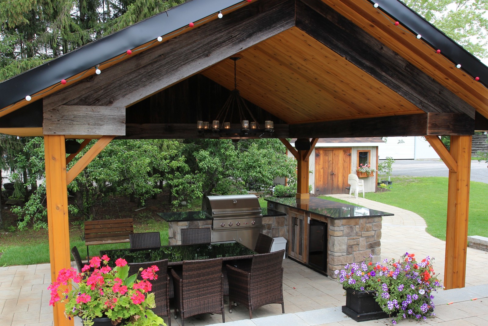 Outdoor Kitchens - Professional Landscaping & Design